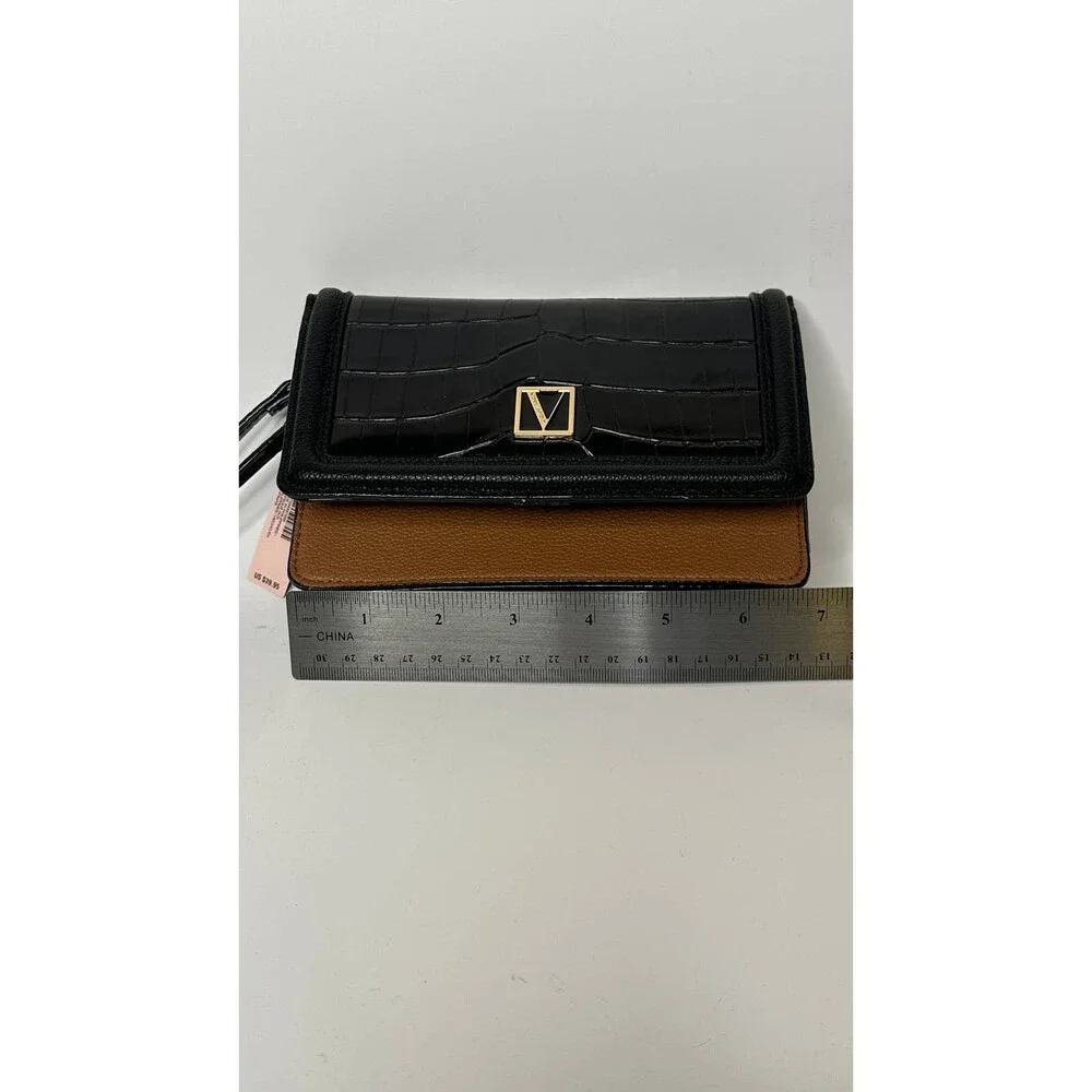 NWT Victoria's Secret The Victoria Tech Wristlet